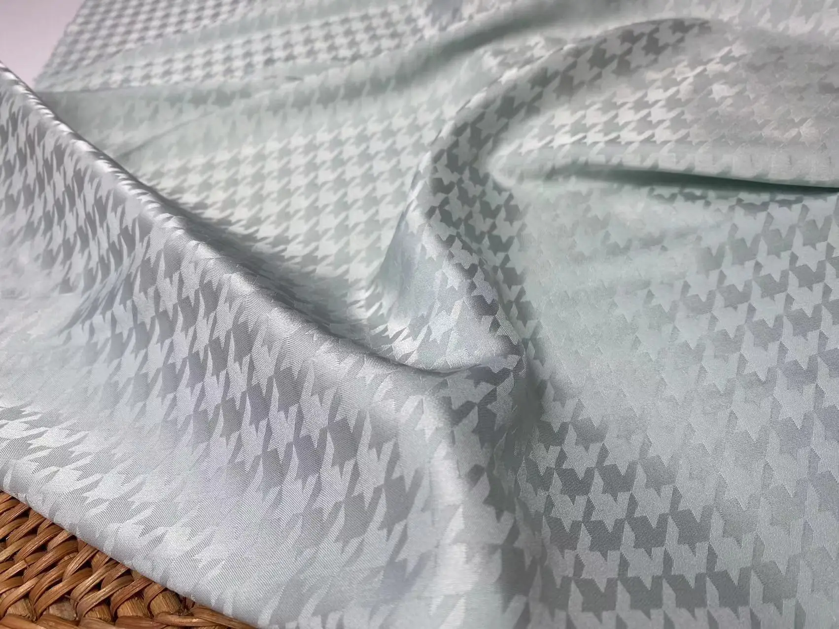 Satin fabric jacquard satin fabrics Dress material New design plover grid pattern wholesale for clothing garment